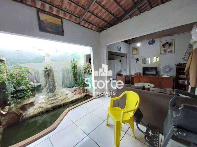 Casa com 2 dormitórios à venda, 245 m² por R$ 260.000,00 - Morumbi - Uberlândia/MG