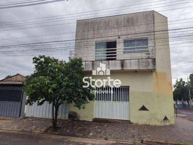 IMÓVEL DE ESQUINA SENDO 02 CASAS + KITNET SOBRADO, 200 m² por R$ 500.000 - Marta Helena - Uberlândia/MG