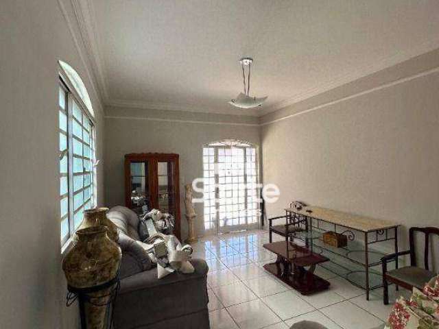 Casa com 3 dormitórios à venda, 240 m² por R$ 650.000,00 - Santa Mônica - Uberlândia/MG