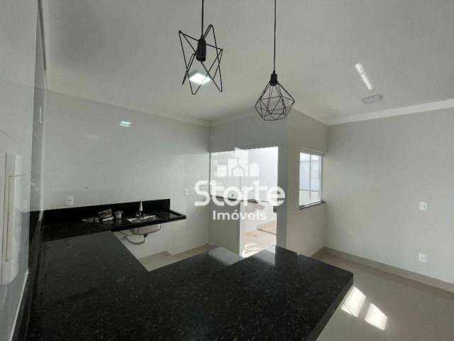 Casa com 3 dormitórios àCasas nova acabamento alto padrão com 3/4 à venda, 90m² por R venda, 90 m² por R$ 450.000 - Segismundo Pereira - Uberlândia/MG