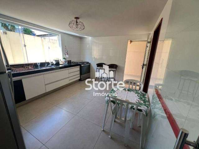 Casa com 2/4 + barracão à venda por R$ 650.000 - Marta Helena - Uberlândia/MG