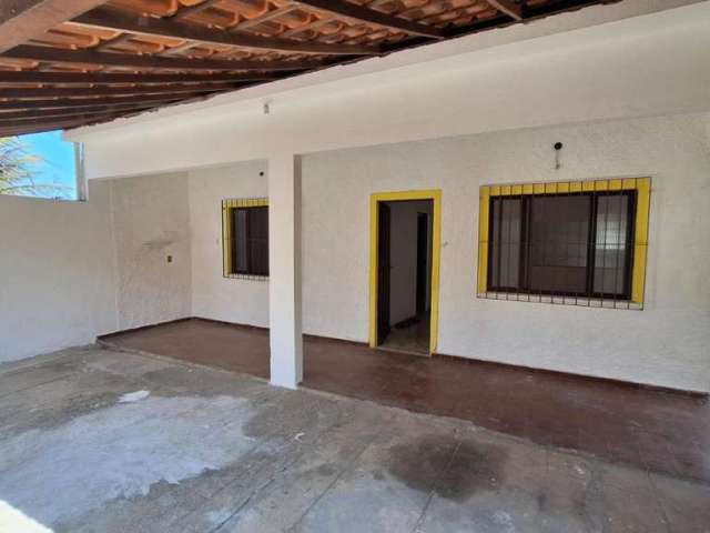 Casa para Venda em São Pedro da Aldeia, Porto da Aldeia, 2 dormitórios, 1 banheiro, 2 vagas