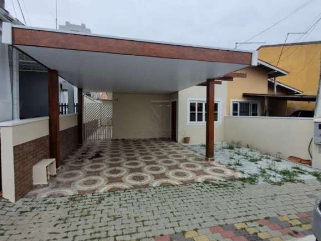 CASA TÉRREA EM CONDOMÍNIO FECHADO - 150m² - 3 DORMITÓRIOS - 1 SUÍTE - JARDIM UIRÁ - SJC