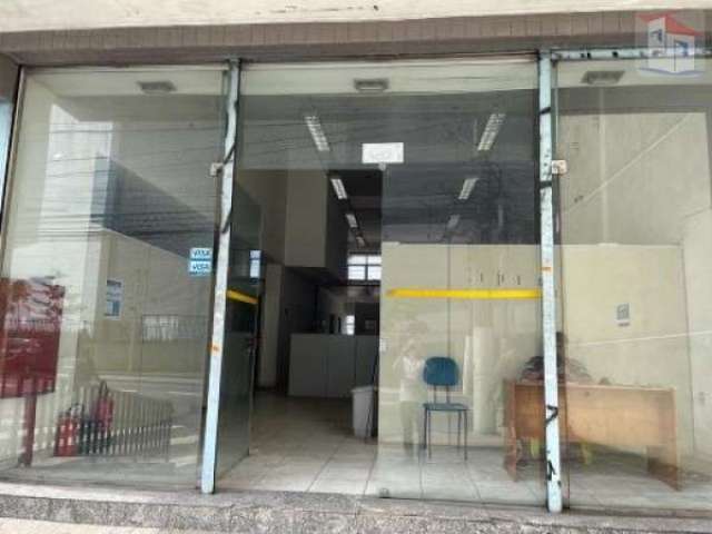 Prédio comercial ao lado do supermercado Trimais com entradas por duas ruas