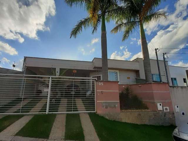 Casa com 3 quartos à venda na Rua Silvestre Cupertino Rodrigues, Quintas das Avenidas, Juiz de Fora, 151 m2 por R$ 900.000
