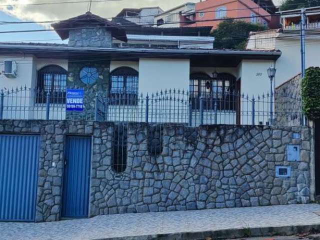 Casa com 4 quartos à venda na Avenida Doutor Moacyr Siqueira, Jardim do Sol, Juiz de Fora, 250 m2 por R$ 950.000