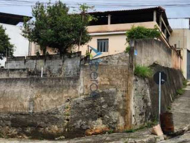 Casa com 3 quartos à venda na Rua Antônio Bitarello, Vila Ideal, Juiz de Fora, 256 m2 por R$ 295.000