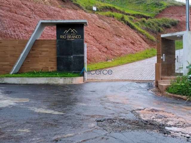 Terreno em condomínio fechado à venda na Avenida Barão do Rio Branco, Quintas das Avenidas, Juiz de Fora, 301 m2 por R$ 195.000