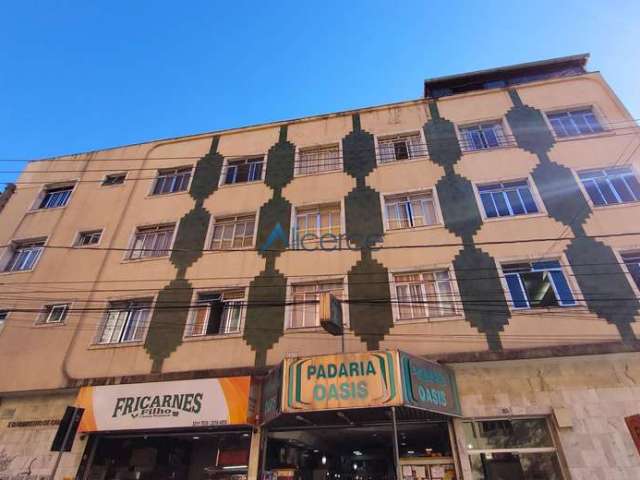 Apartamento com 3 quartos à venda na Rua Barão de Santa Helena, Centro, Juiz de Fora, 80 m2 por R$ 450.000