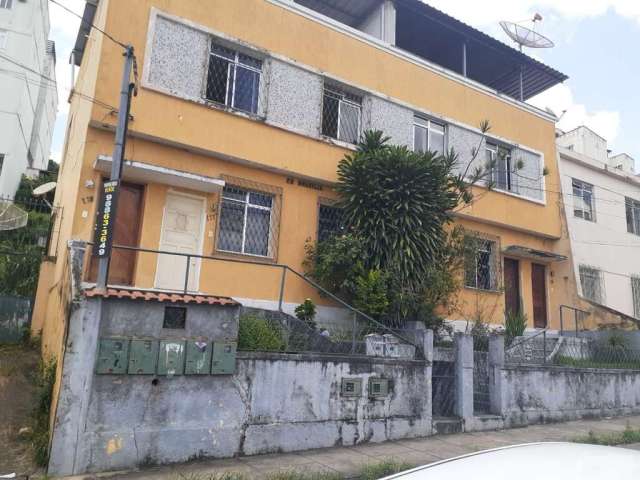 Casa com 3 quartos à venda na Rua Catulo Brevigliere, Santa Catarina, Juiz de Fora, 240 m2 por R$ 400.000