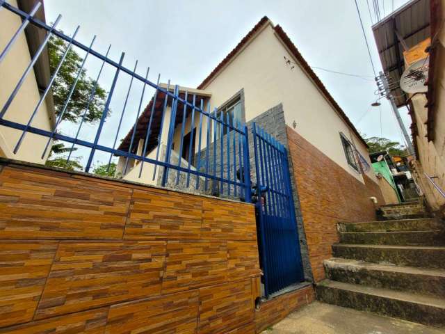 Casa com 2 quartos à venda na Avenida Presidente Costa e Silva, São Pedro, Juiz de Fora, 214 m2 por R$ 250.000