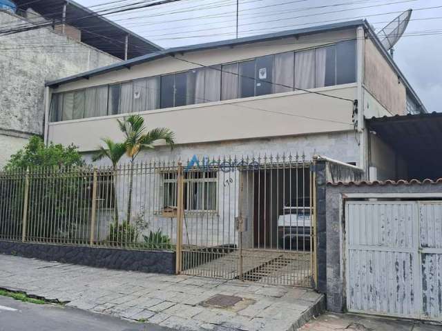 Casa com 2 quartos à venda na Rua São João Batista, Parque Guarani, Juiz de Fora por R$ 585.000