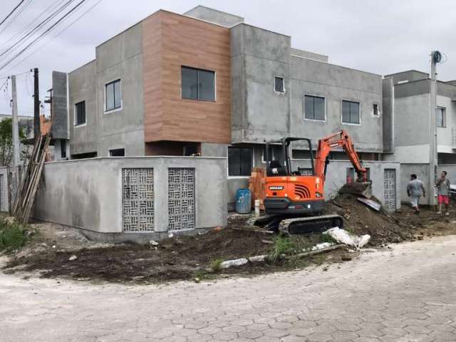 Sobrado para Venda em Itajaí, Espinheiros, 2 dormitórios, 2 banheiros, 1 vaga