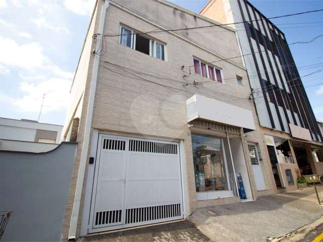 Sobrado com 4 quartos à venda, 361 m² - Centro - São Roque/SP