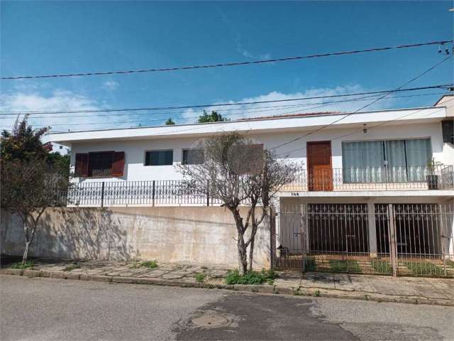 Casa com 3 quartos à venda em Estação - SP