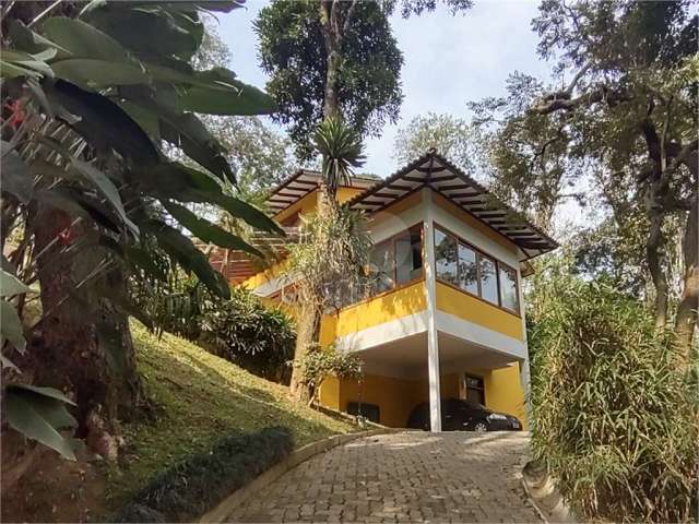 Casa com 3 quartos à venda em Condomínio Iolanda - SP