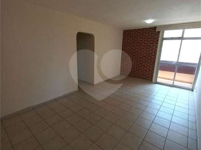 Apartamento com 3 quartos para locação em Vila Prel - SP