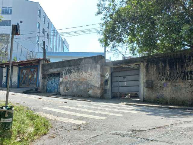 Terreno com 4 quartos à venda em Jardim Monte Kemel - SP