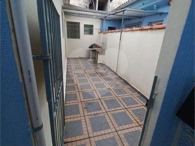 Casa de vila com 1 quartos para locação em Jardim Nadir - SP