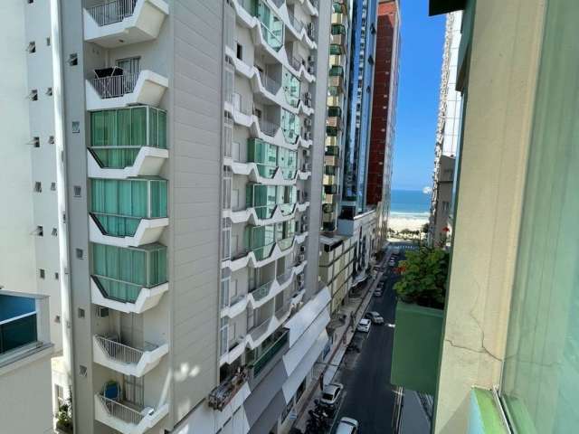 Apartamento mobiliado na avenida brasil com 2 quartos em Balneário Camboriú