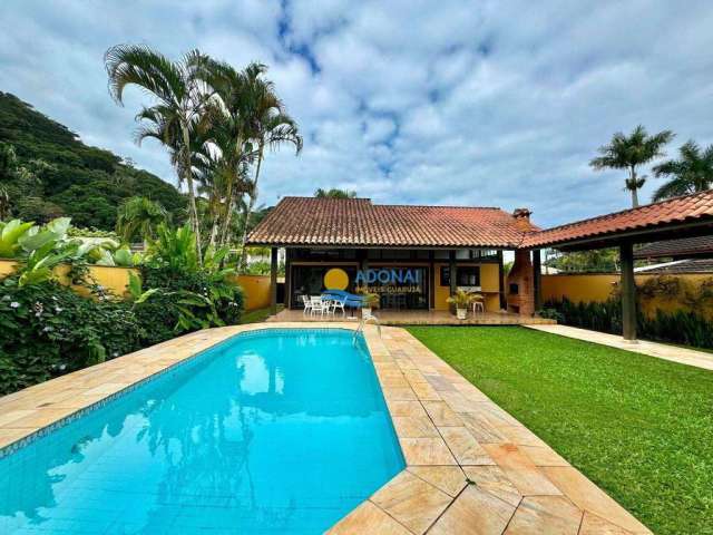 Casa à venda na Praia do Pernambuco, 5 Quartos, 4 Vagas.