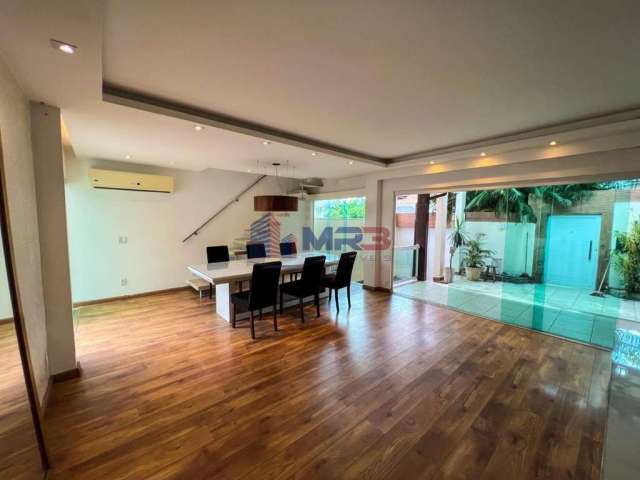 Casa em condomínio fechado com 4 quartos para alugar na Rua Cabo Geraldo Calderaro, 1, Freguesia (Jacarepaguá), Rio de Janeiro, 332 m2 por R$ 4.500