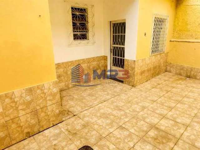 Casa em condomínio fechado com 2 quartos para alugar na Rua Virgínia Vidal, 242 fundos, Tanque, Rio de Janeiro, 57 m2 por R$ 1.300