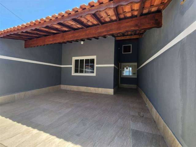 Excelente casa com piscina.