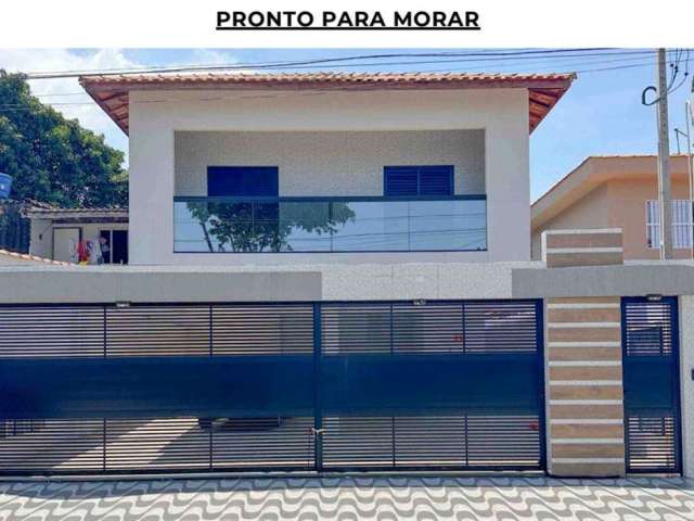 Excelente casa de condomínio sobreposta baixa com 02 dormitórios, 01 vaga de garagem e quintal privativo. O imóvel está localizado na Vila Tupi, localização que recebeu diversos investimentos, proporc