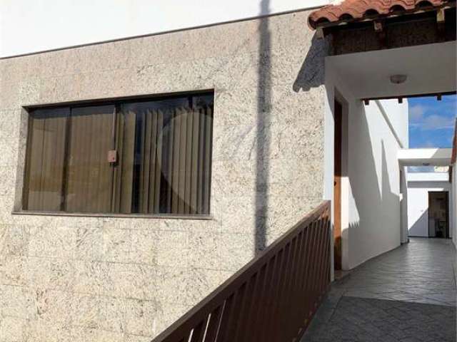 Sobrado para venda com 212m² na vila prudente, são 03 dormitórios e garagem para 04 carros