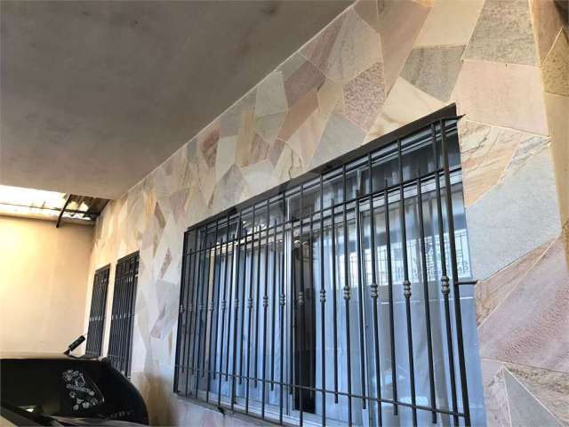 Casa com  4 dormitorios sendo 1 suite, 3 vagas de garagem com portão automatico