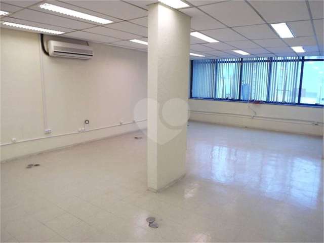 Sala Comercial com 110 metros para locação na Bela Vista.