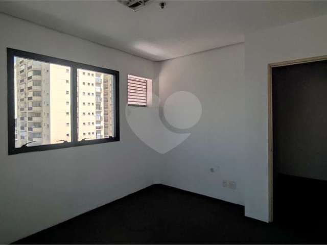 Conjunto Comercial Cada 45m²  com 2 banhos e 1 copa em Perdizes - Locação