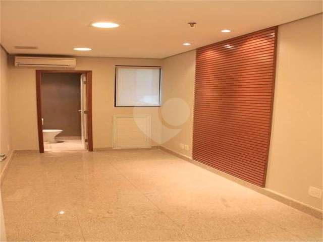 Sala Comercial e 1 banheiro à Venda, 36 m² - Moema, São Paulo - SP