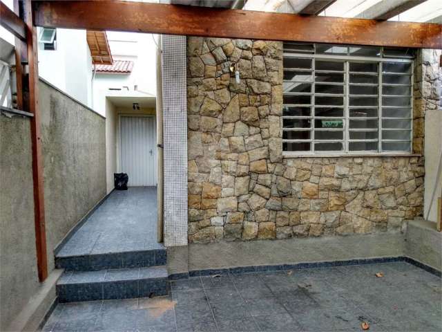 Casa tipo Sobrado com 2 dormitórios 1 vaga