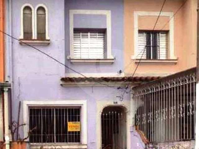 Casa a venda no Cambuci, com 80 metros de área útil bem distribuídos com 2 dormitórios