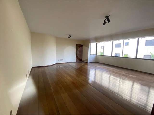 Apartamento Residencial Alto da Lapa.