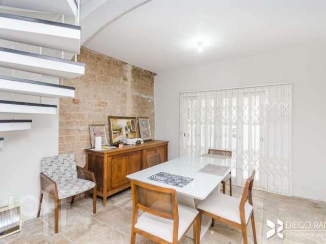 Casa com 4 quartos à venda na Rua Matias José Bins, 410, Três Figueiras, Porto Alegre, 224 m2 por R$ 1.900.000