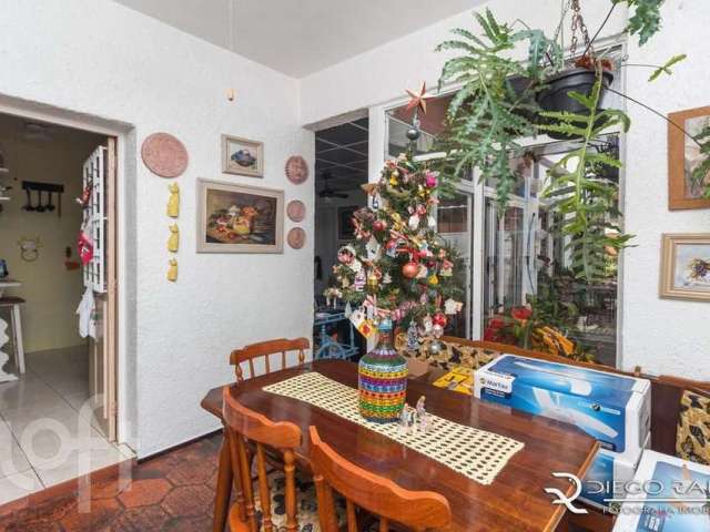 Casa com 4 quartos à venda na Alameda Eduardo Guimarães, 109, Três Figueiras, Porto Alegre, 482 m2 por R$ 3.600.000