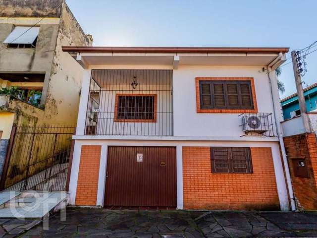 Casa com 2 quartos à venda na Oito, 776, Jardim Carvalho, Porto Alegre, 200 m2 por R$ 298.000