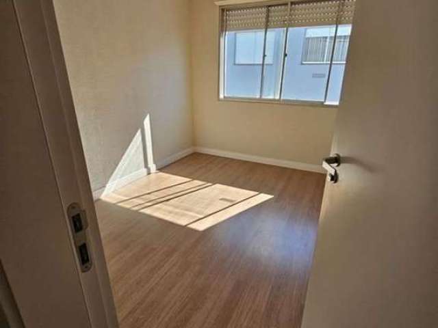 Apartamento com 2 quartos à venda na Rua Guilherme Schell, 570, Santo Antônio, Porto Alegre, 54 m2 por R$ 215.000