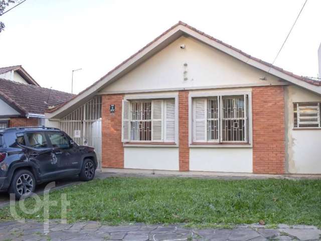 Casa com 3 quartos à venda na Rua Padre Alois Kades S J, 131, Vila Ipiranga, Porto Alegre, 200 m2 por R$ 1.290.000