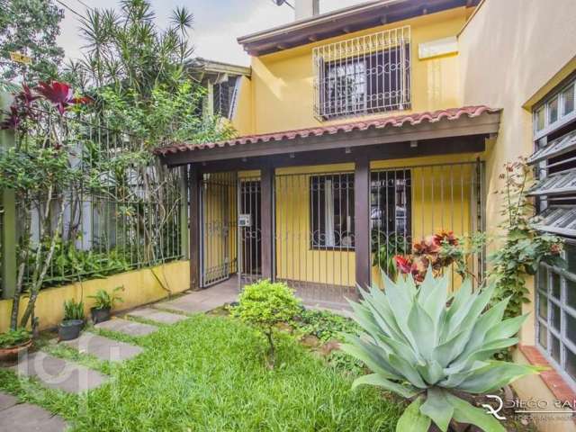 Casa com 3 quartos à venda na Rua Carlos Huber, 215, Três Figueiras, Porto Alegre, 249 m2 por R$ 990.000