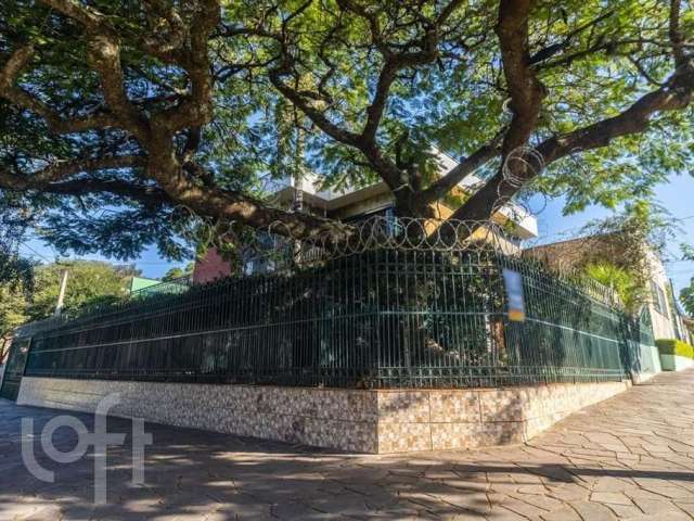 Casa com 5 quartos à venda na Travessa Fortaleza, 10, Nonoai, Porto Alegre, 340 m2 por R$ 750.000