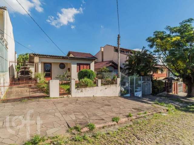 Casa com 3 quartos à venda na Rua Saudável, 168, Medianeira, Porto Alegre, 120 m2 por R$ 650.000