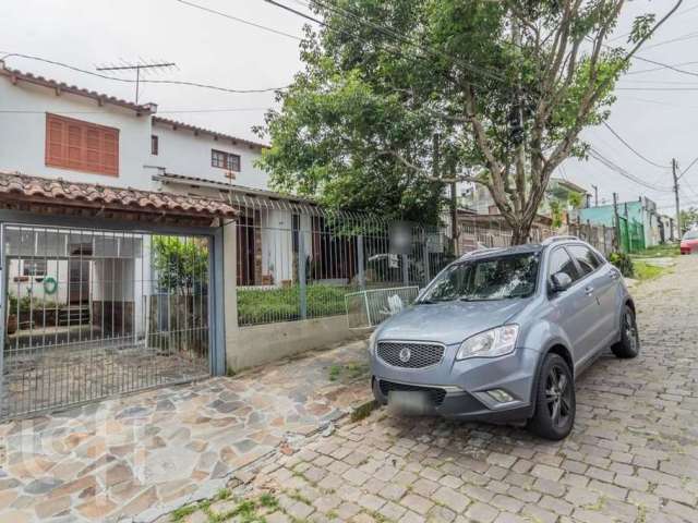 Casa com 3 quartos à venda na Rua Affonso Fortis, 65, Vila Nova, Porto Alegre, 207 m2 por R$ 399.000