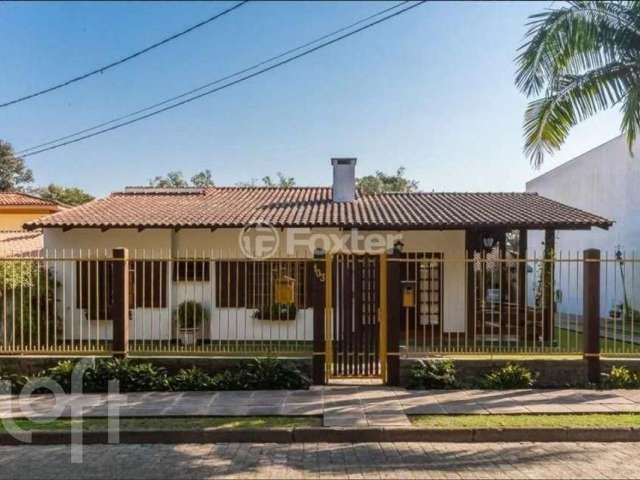 Casa com 3 quartos à venda na Travessa Pastor Agostinho, 103, Tristeza, Porto Alegre, 228 m2 por R$ 1.800.000