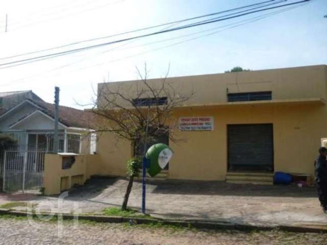 Casa com 4 quartos à venda na Rua Menezes Paredes, 195, Nonoai, Porto Alegre, 380 m2 por R$ 600.000