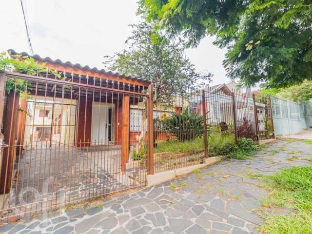 Casa com 4 quartos à venda na Rua Padre Alois Kades S J, 81, Vila Ipiranga, Porto Alegre, 162 m2 por R$ 1.378.000