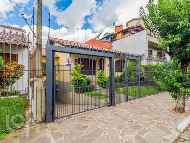 Casa com 3 quartos à venda na Rua Eurico Lara, 350, Medianeira, Porto Alegre, 217 m2 por R$ 1.500.000